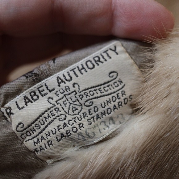 Evan's Vintage Fur Coat Cape 1950s - Picture 15 of 16